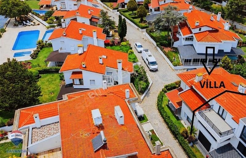 Denize Sıfır Özel Plajlı Site İçerisinde 4+1 Villa - Görsel 25