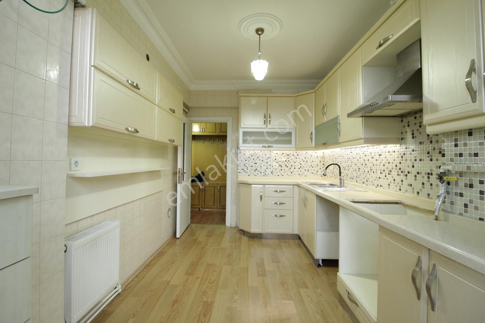 Dakik Emlaktan Merkezi Konumda 5+1 205m² Dublex Daire...