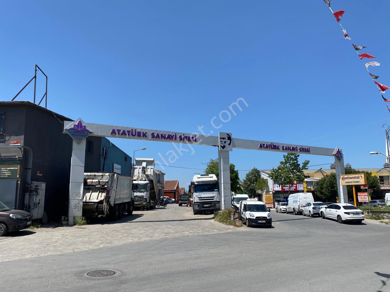 Dakik Emlaktan Atatürk Sanayi Sitesinde 3 Katlı 230m² Dükkan....