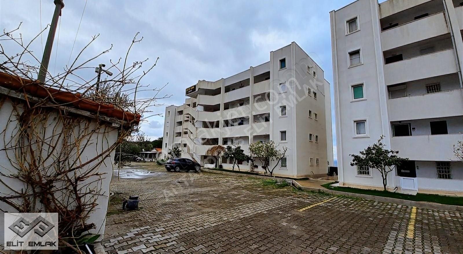 Denize Sıfır Muhteşem Konumda Satılık Daire - Görsel 12