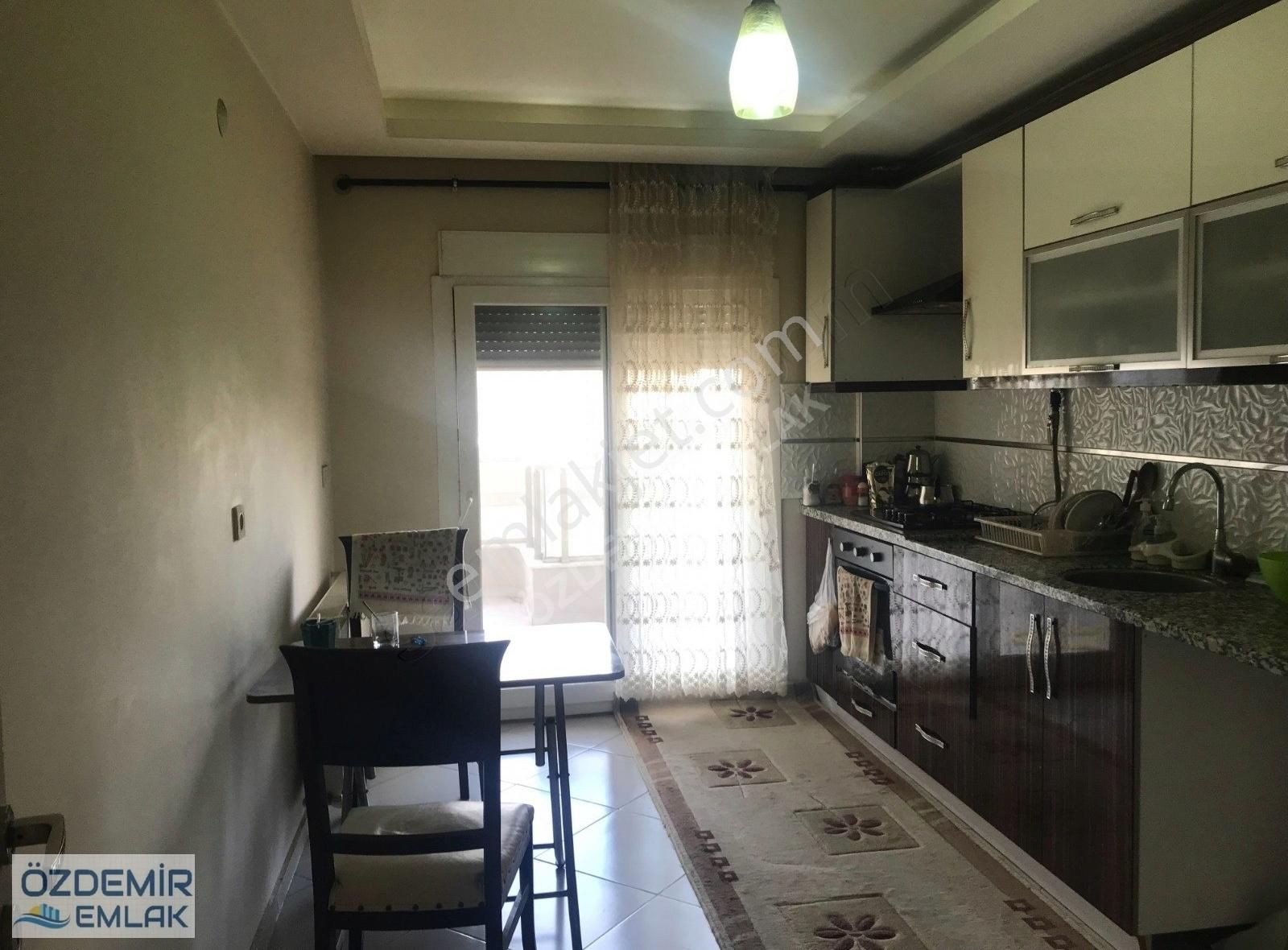 Özdemir Emlaktan Satılık Ara Kat Geniş 3+1 Daire - Görsel 13