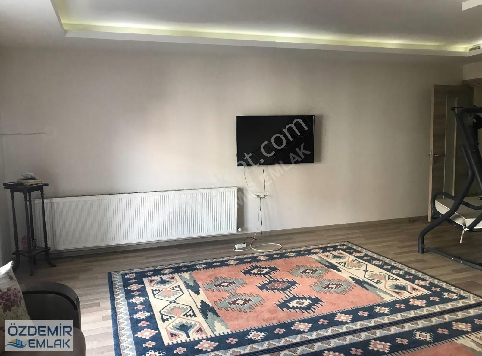 Özdemir Emlaktan Satılık Ara Kat Geniş 3+1 Daire