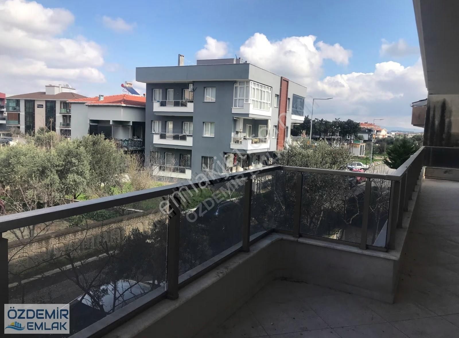 Özdemir Emlaktan Satılık Ara Kat Geniş 3+1 Daire - Görsel 23