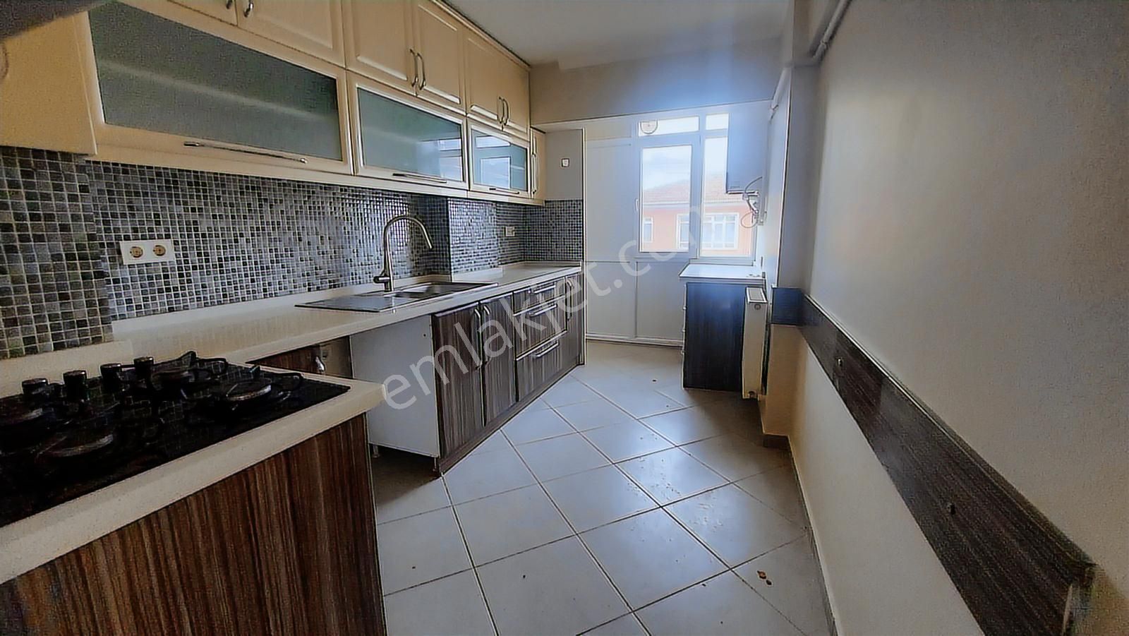 Metro Yakını 3+1 Kiralık Daire - Görsel 2