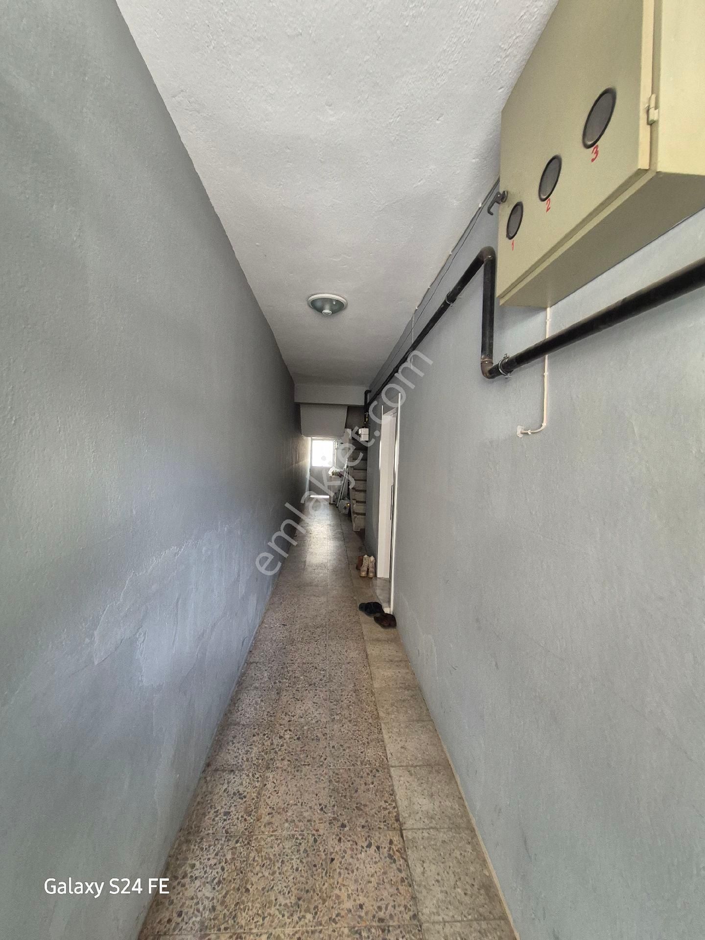 Bornova Pınarbaşında 2+1 Kiralık Daire - Görsel 3