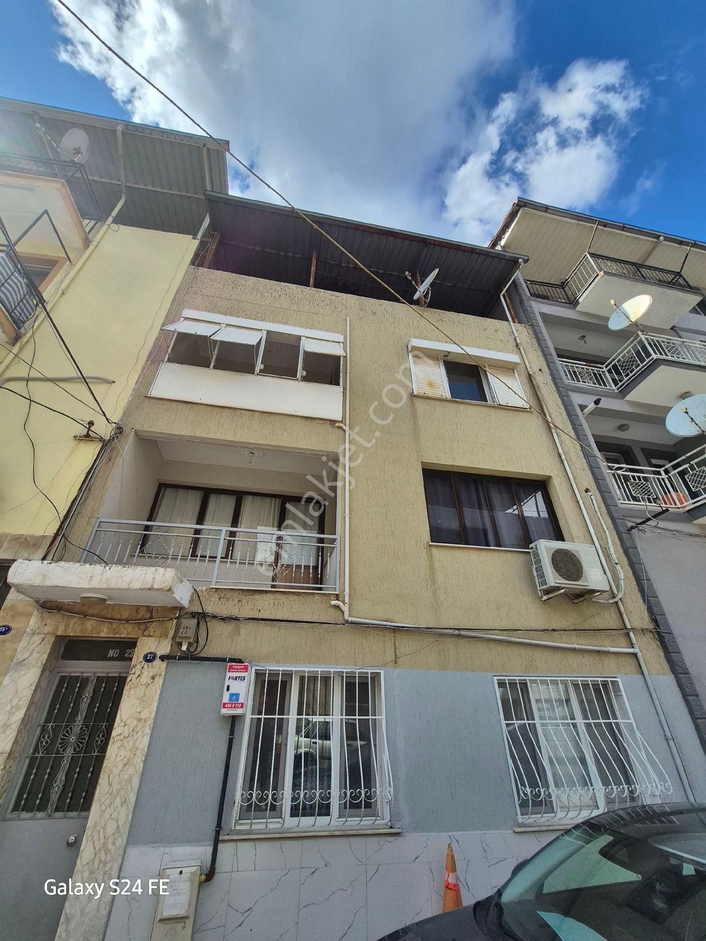 Bornova Pınarbaşında 2+1 Kiralık Daire