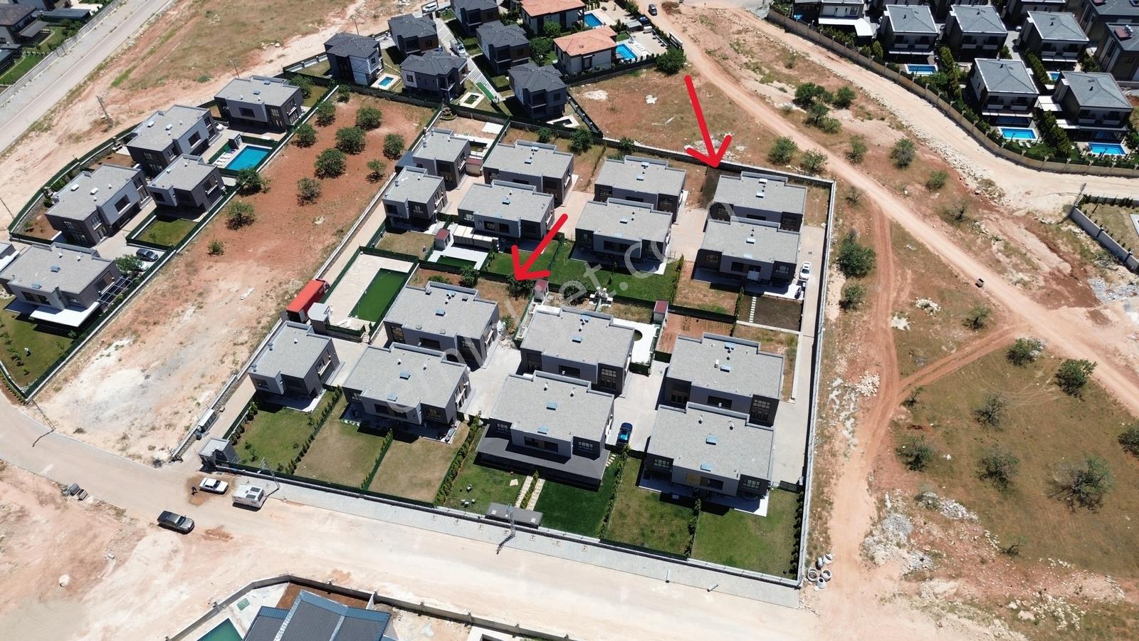 Z Group'dan Körkün Migros Arkası Havuzlu Sitede 3+1 Villa - Görsel 29