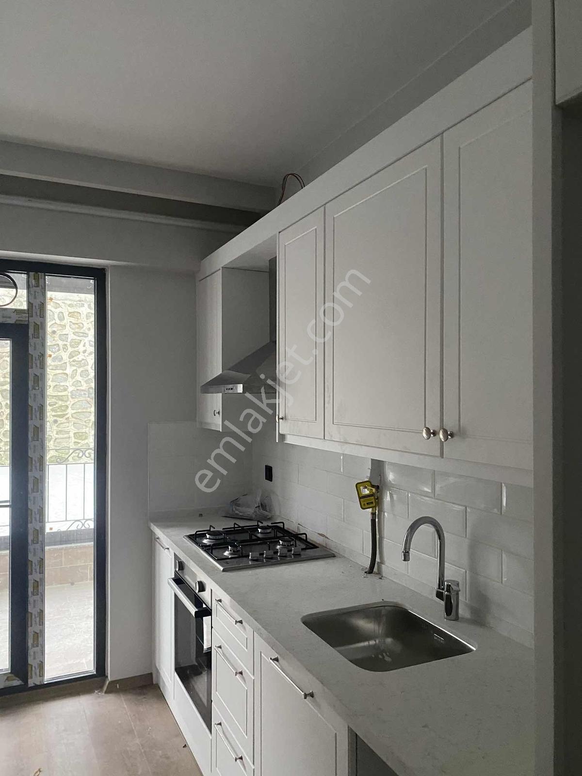 Karşıyaka Mah Site İçi Kiralık 2+1 115 M2 Ayrı Mutfaklı Daire