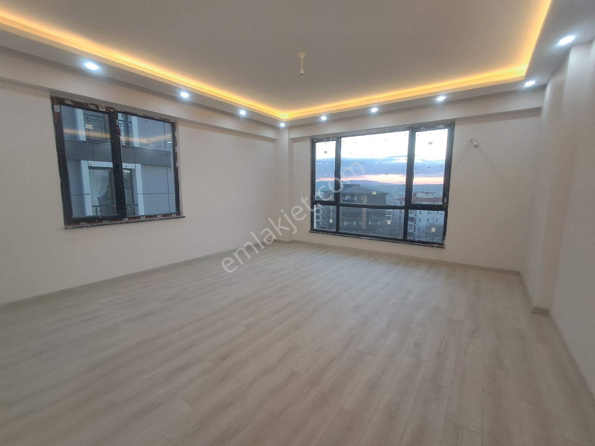 Ekşioğlu'ndan Tekirdağ Süleymanpaşa Atatürk Mahallesi Satılık 3+1 Daire