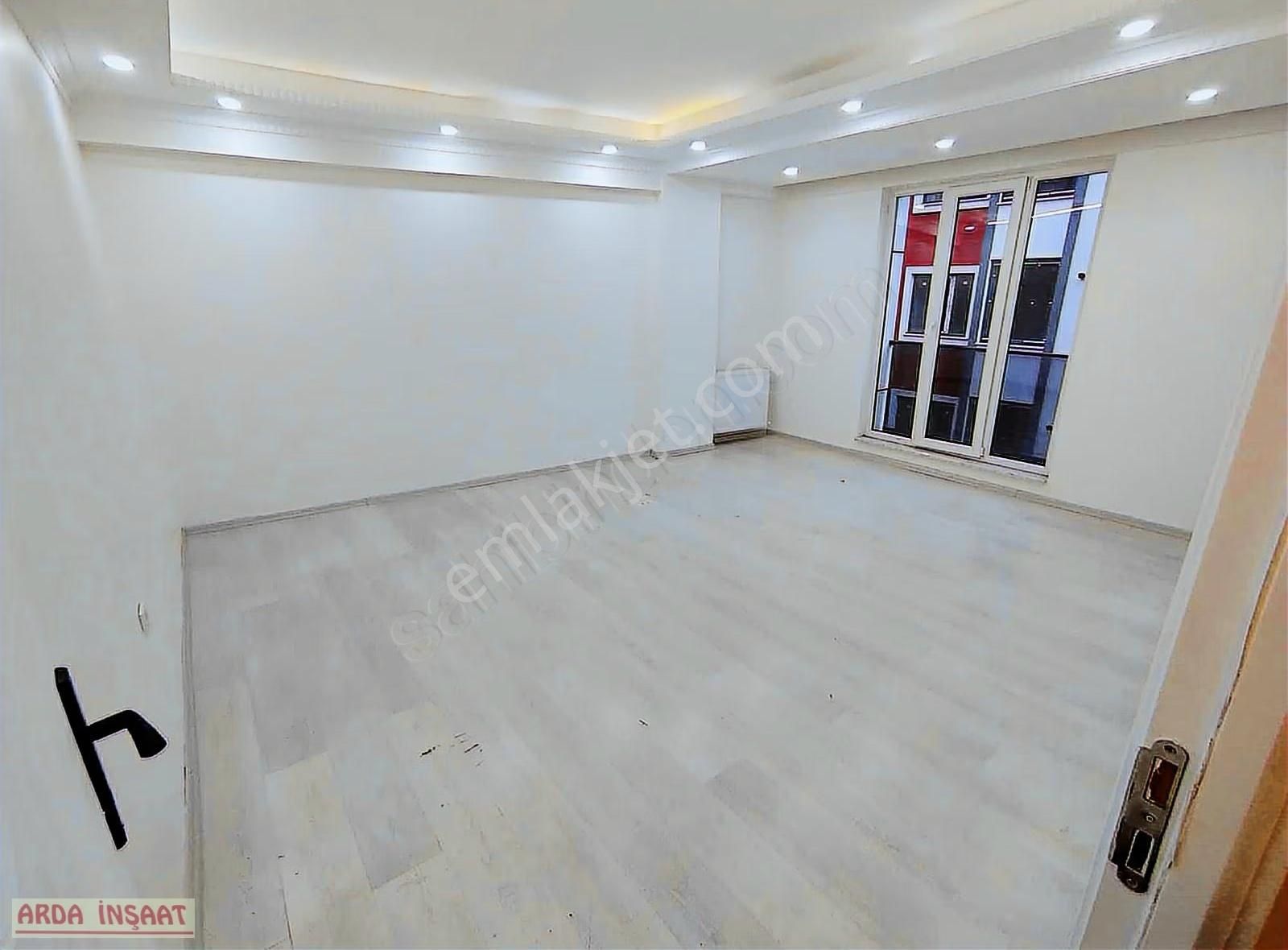 S.çiftliği Mah Tramvaya 1 Dk 2 Yıllık Kiralık Asansörlü Ara Kat