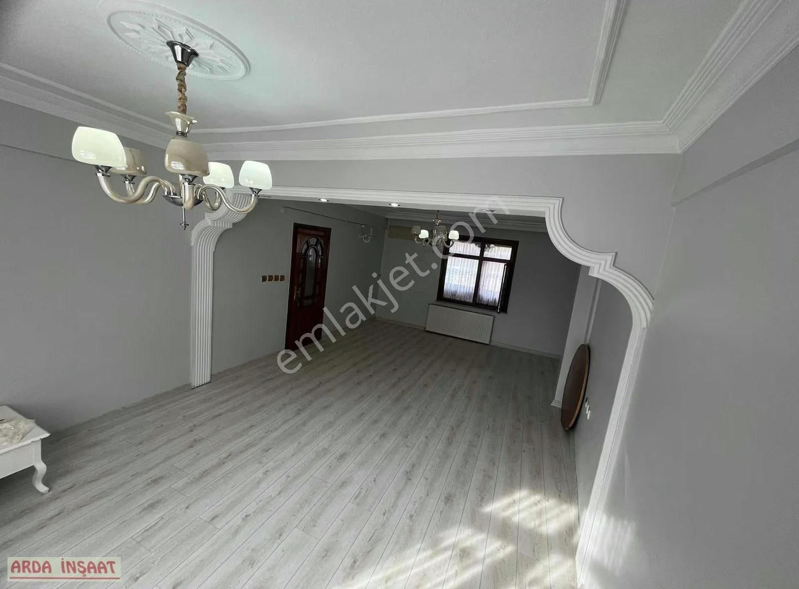 Sultançiftliği Mahallesi Tramvay Dibi Lüks Çatı Katı 170 M2 - Görsel 3