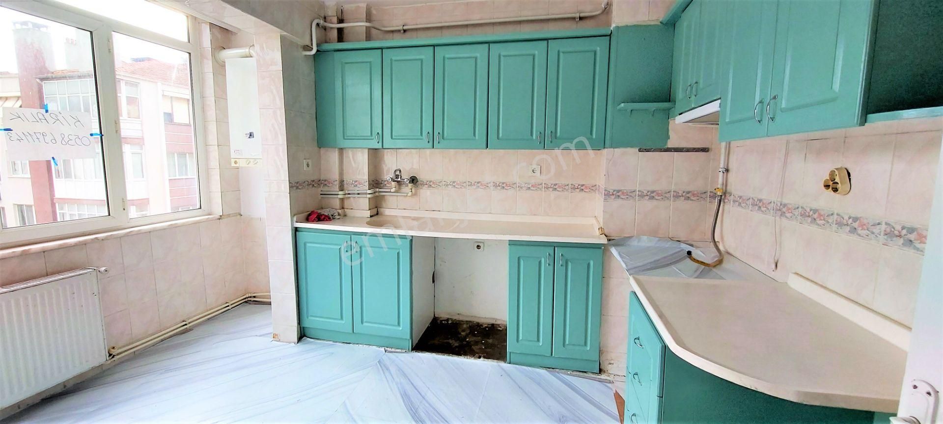 El/ya'dan Bahçelievler Mah. Mehmetcik Cad~ Arakat~asansörlü 3+1