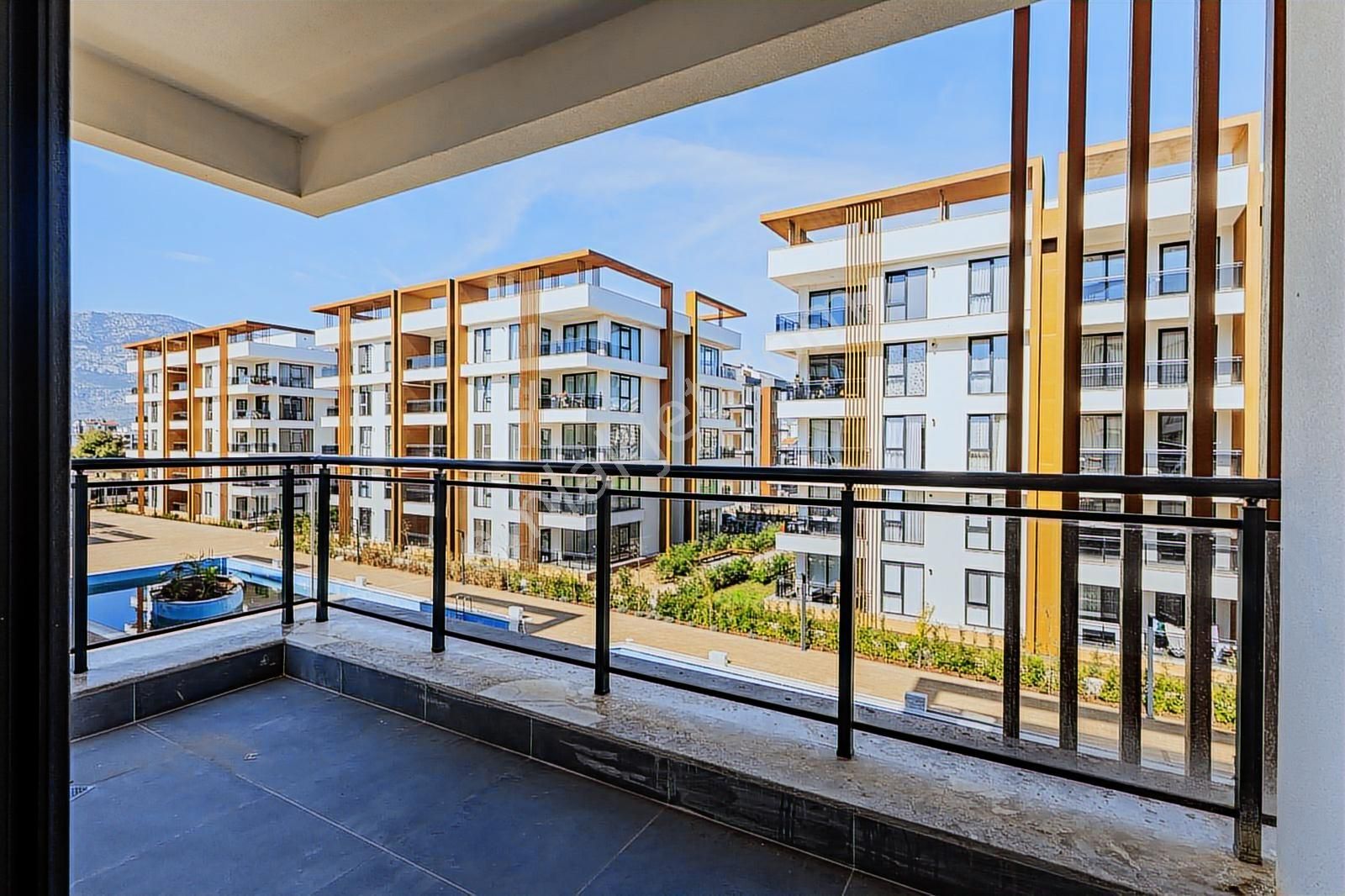 Geniş 1+1 / Yüksek Kredi İmkanı / Havuzlu Sitede - Görsel 34