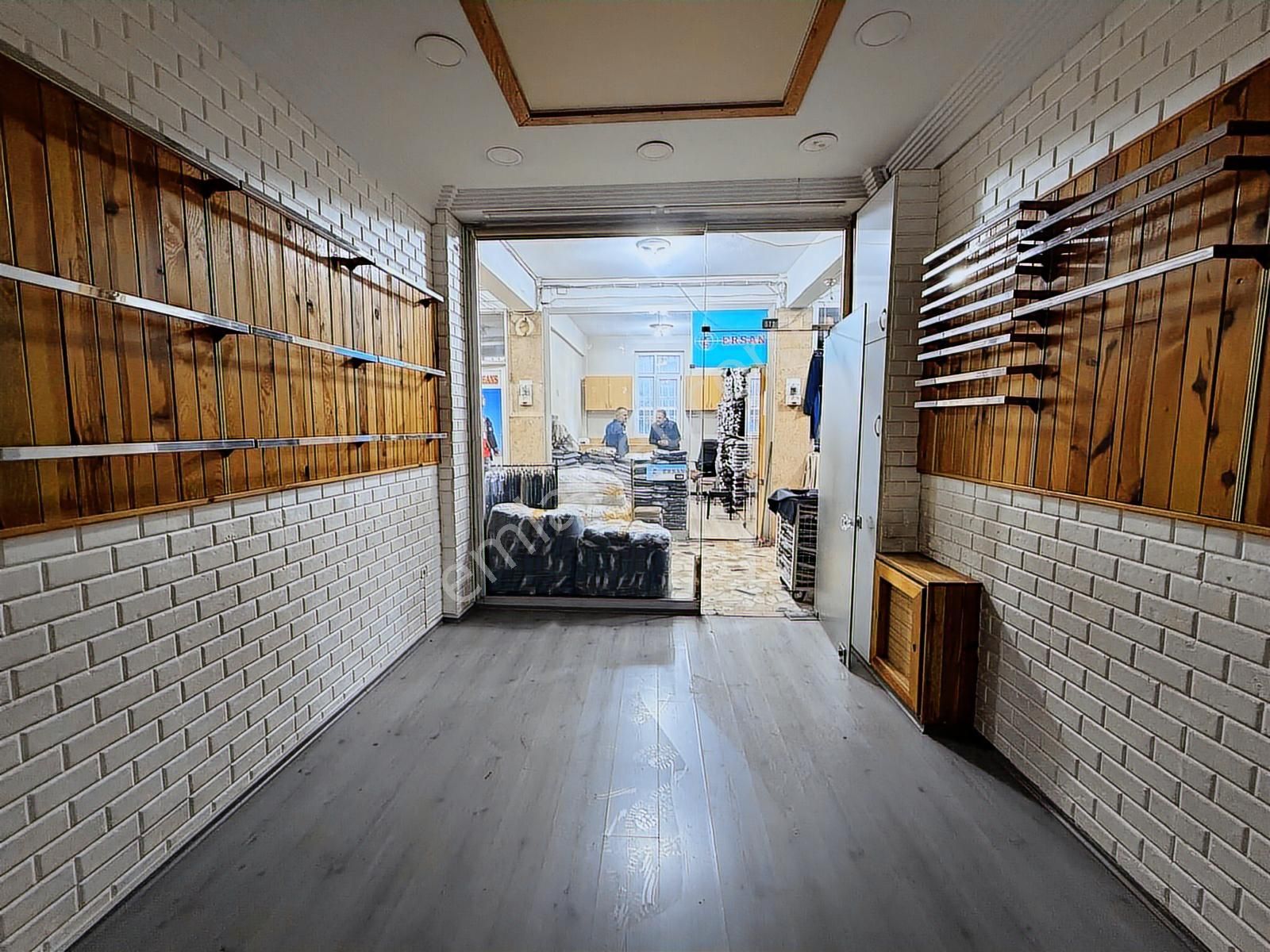 Kapalıçarşı Çarşılı Han'da | Emsali Az | Satılık Dükkan