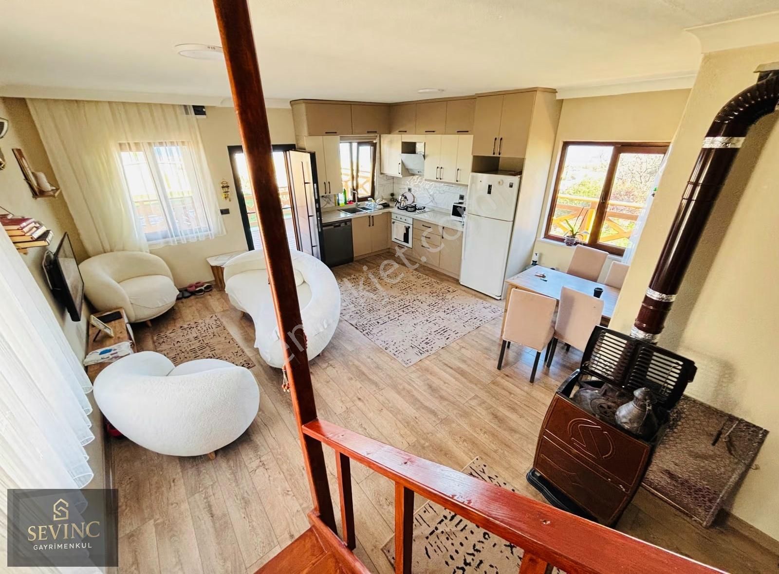 Sevinç'ten Çalışkanlarda Odaları Denize Açılan Garajlı Villa - Görsel 8