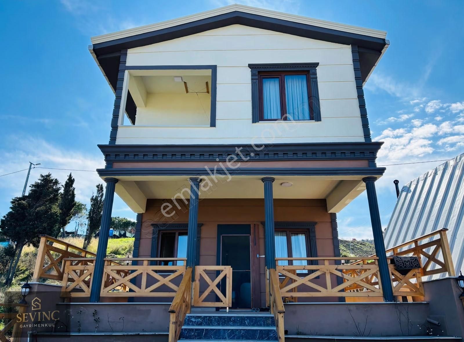 Sevinç'ten Çalışkanlarda Odaları Denize Açılan Garajlı Villa - Görsel 11