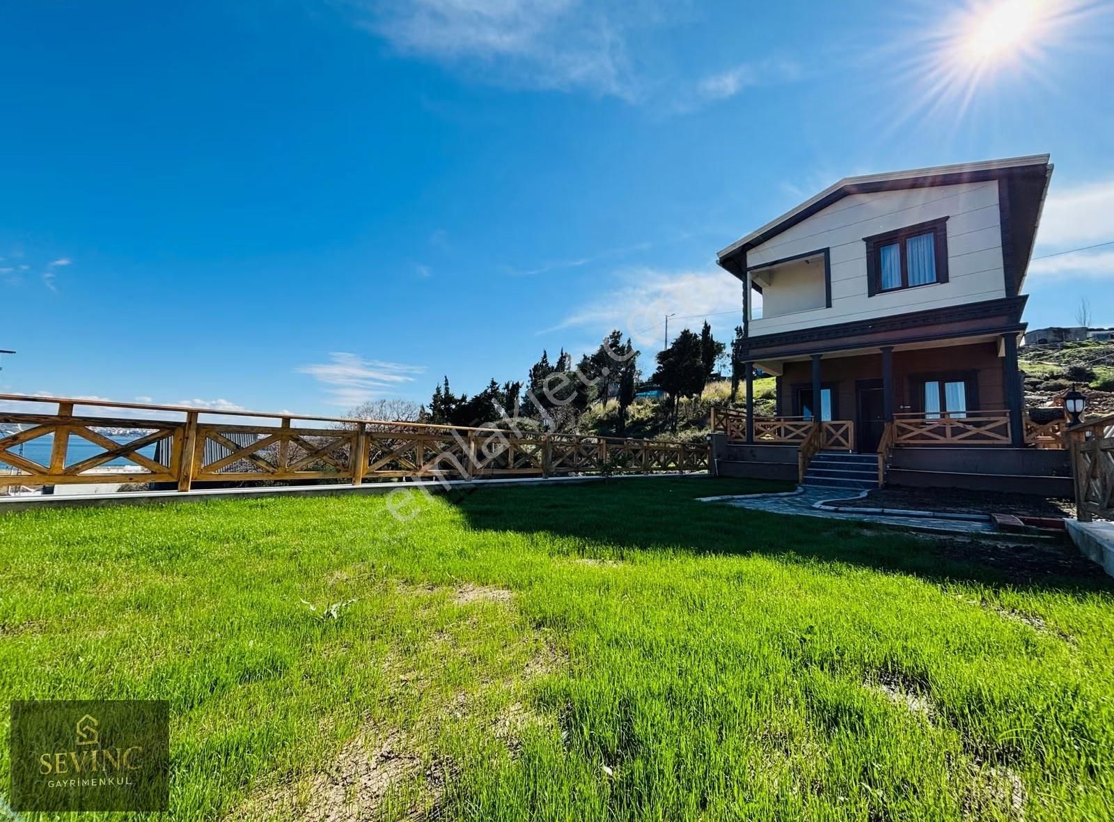 Sevinç'ten Çalışkanlarda Odaları Denize Açılan Garajlı Villa - Görsel 13