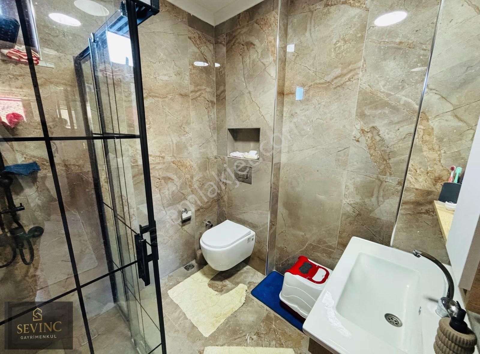 Sevinç'ten Çalışkanlarda Odaları Denize Açılan Garajlı Villa - Görsel 21