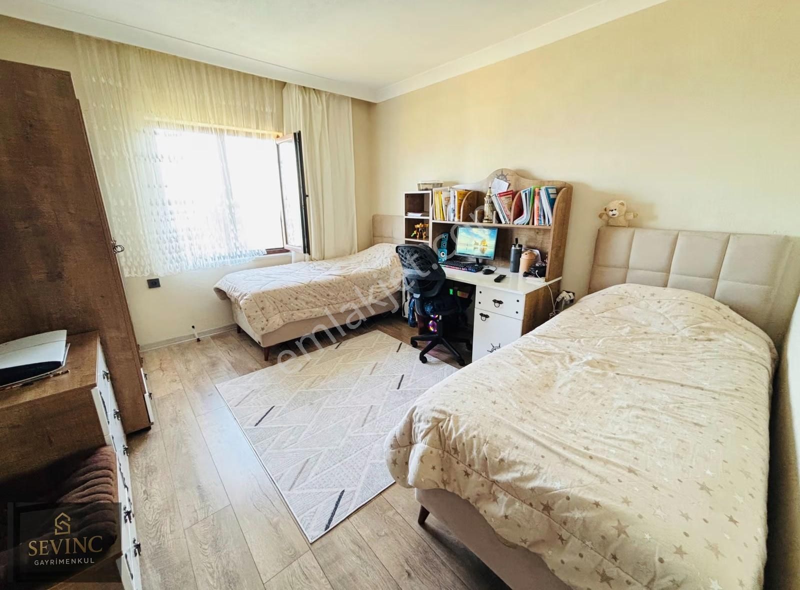 Sevinç'ten Çalışkanlarda Odaları Denize Açılan Garajlı Villa - Görsel 10