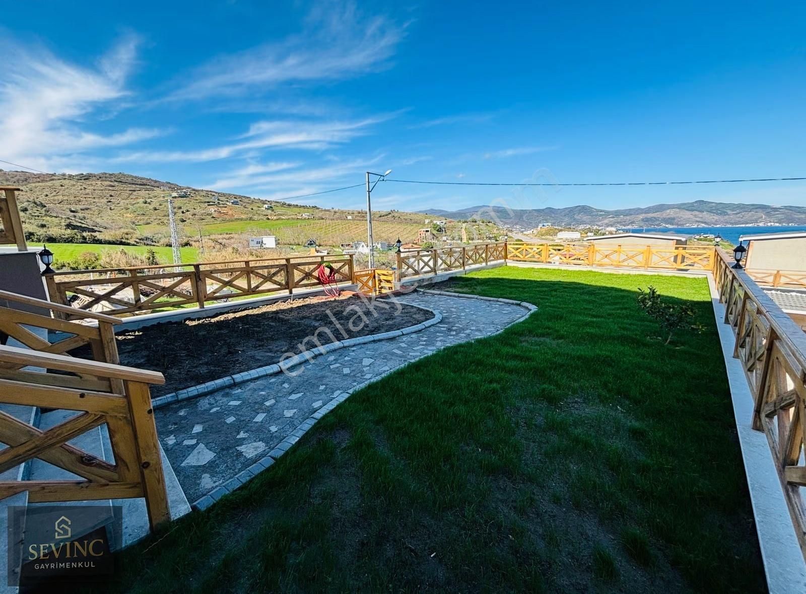 Sevinç'ten Çalışkanlarda Odaları Denize Açılan Garajlı Villa - Görsel 19