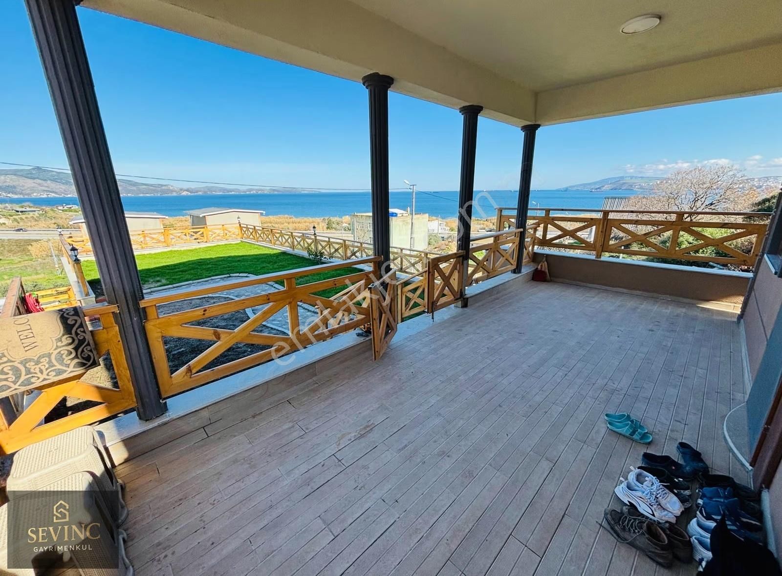 Sevinç'ten Çalışkanlarda Odaları Denize Açılan Garajlı Villa - Görsel 18