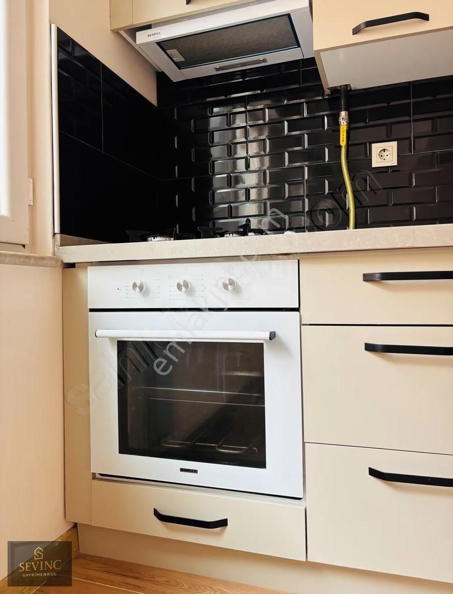 Sevinç'ten Şehrin Tam Merkezinde 4 Yaşında Ara Kat Kiralık Daire - Görsel 34