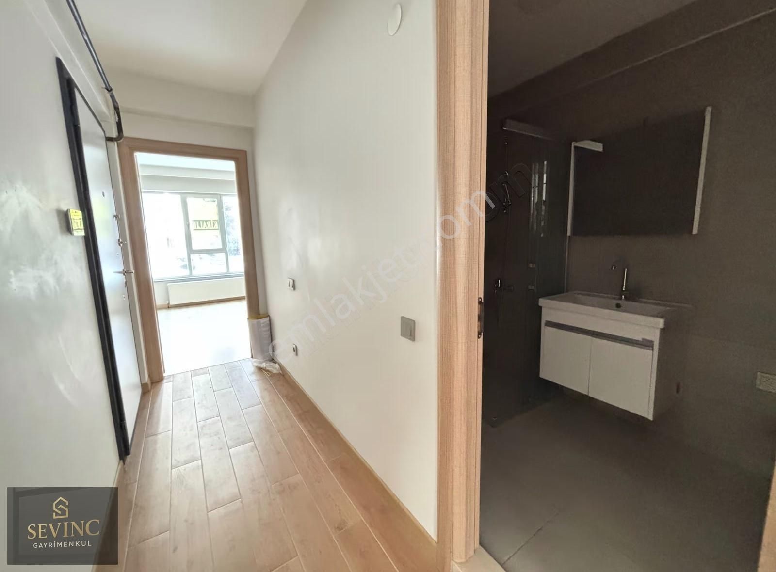Sevinç'ten Şehrin Tam Merkezinde 4 Yaşında Ara Kat Kiralık Daire - Görsel 17