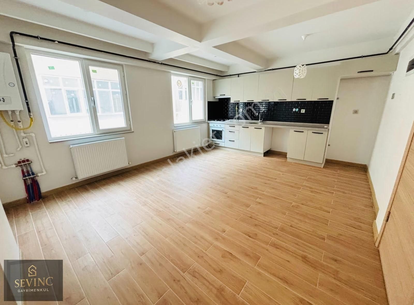 Sevinç'ten Şehrin Tam Merkezinde 4 Yaşında Ara Kat Kiralık Daire - Görsel 27