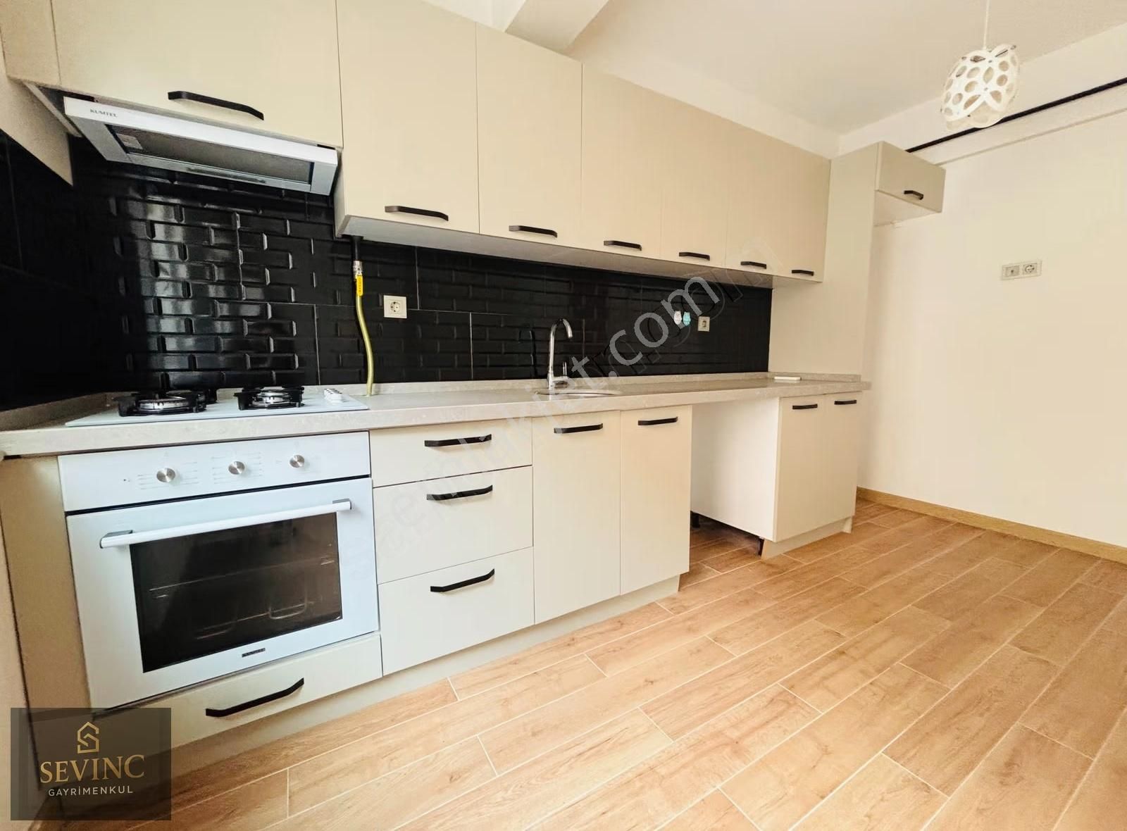 Sevinç'ten Şehrin Tam Merkezinde 4 Yaşında Ara Kat Kiralık Daire - Görsel 8