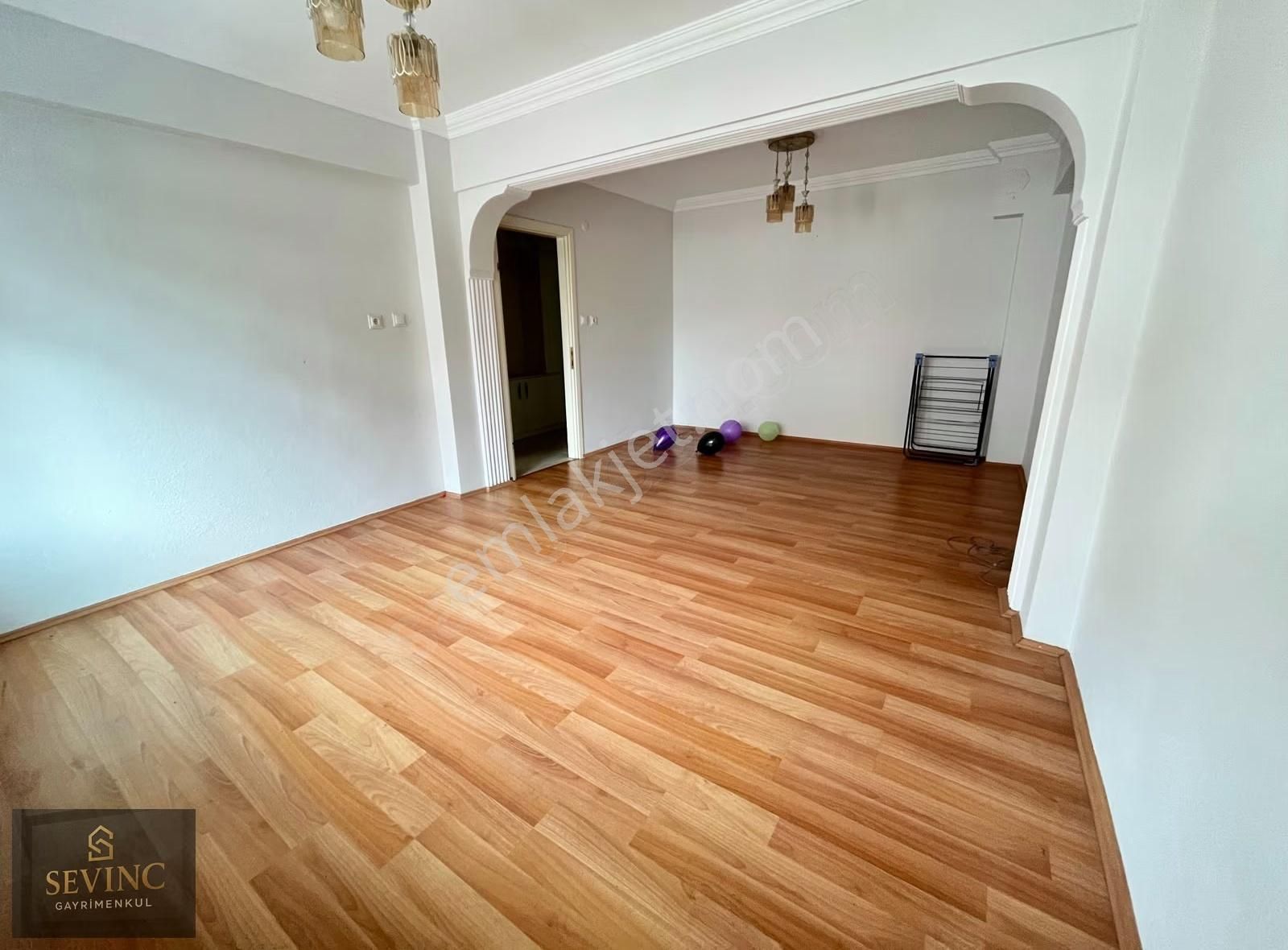 Sevinç'ten İhsaniye Mh'de Pastaneler Civarı Eşyalı 2+1 Kiralık - Görsel 5