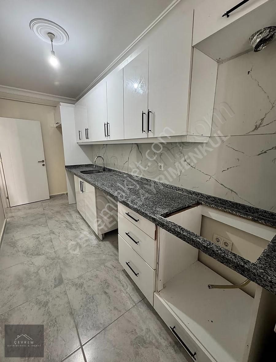 *çevrem* Yeşilova'da Yeni Bina'da Metrobüse Çok Yakın 2+1 Daire - Görsel 8