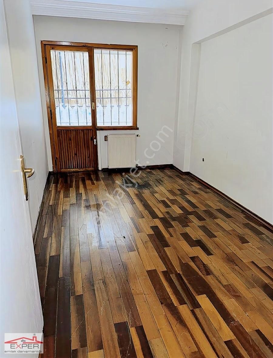 Ortaklar Caddesi Yakını, 90m2+20m2 Müstakil Bahçeli Kombili 2+1 - Görsel 13