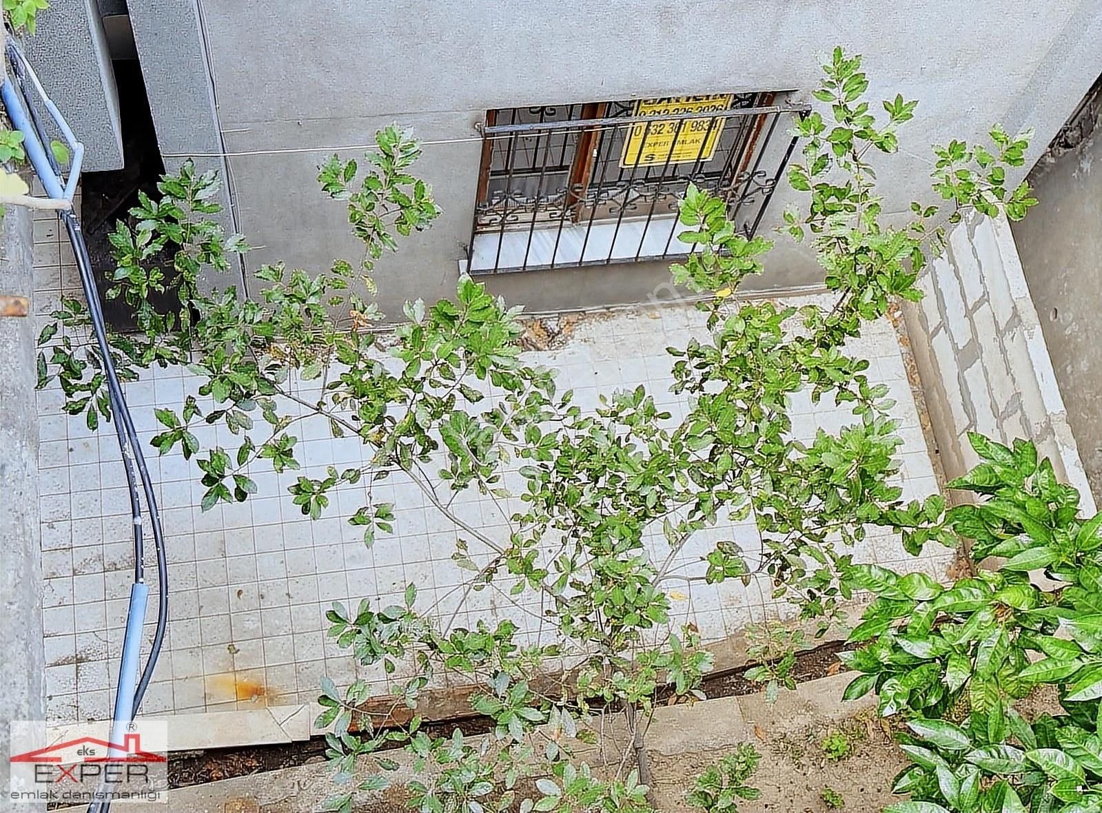 Ortaklar Caddesi Yakını, 90m2+20m2 Müstakil Bahçeli Kombili 2+1