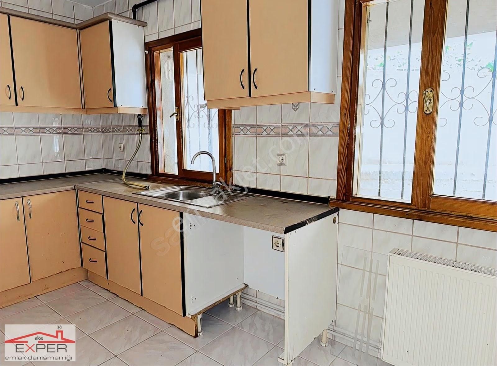 Ortaklar Caddesi Yakını, 90m2+20m2 Müstakil Bahçeli Kombili 2+1 - Görsel 9