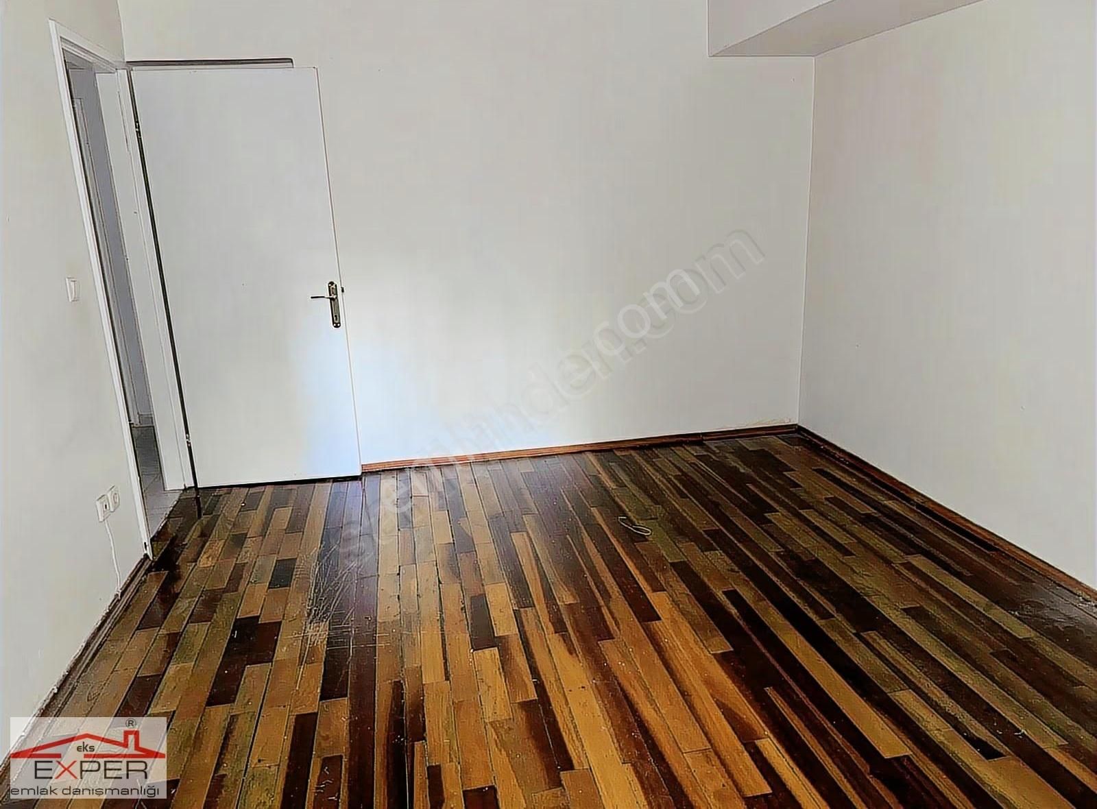 Ortaklar Caddesi Yakını, 90m2+20m2 Müstakil Bahçeli Kombili 2+1 - Görsel 2