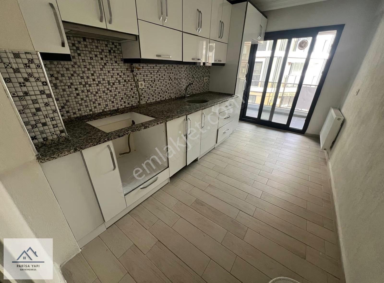 Parisadan Kozağaç Meydan Çiftçi Petrol Yakını Kiralık 3+1 Daire