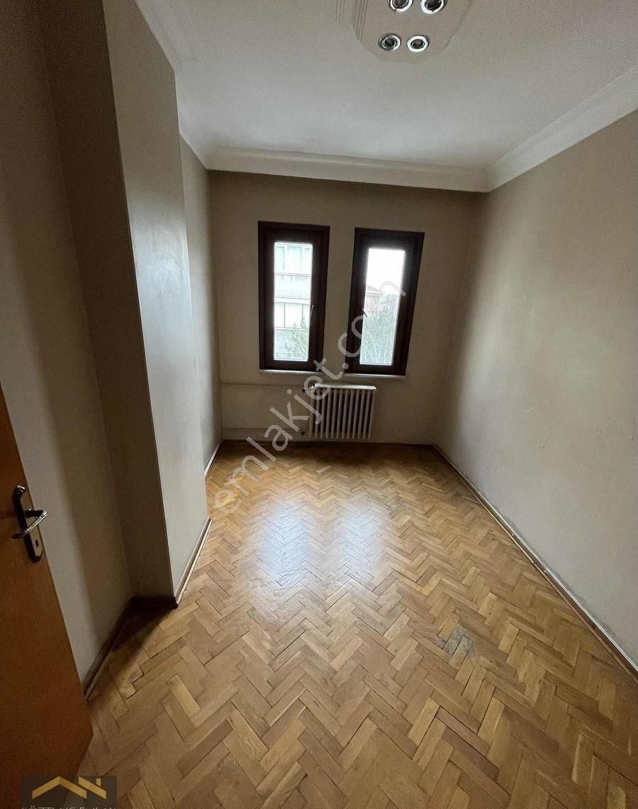 Bakırköy Kartaltepe Koşuyolu Cad.2.kat 3+1 Otoparklı Asansörlü