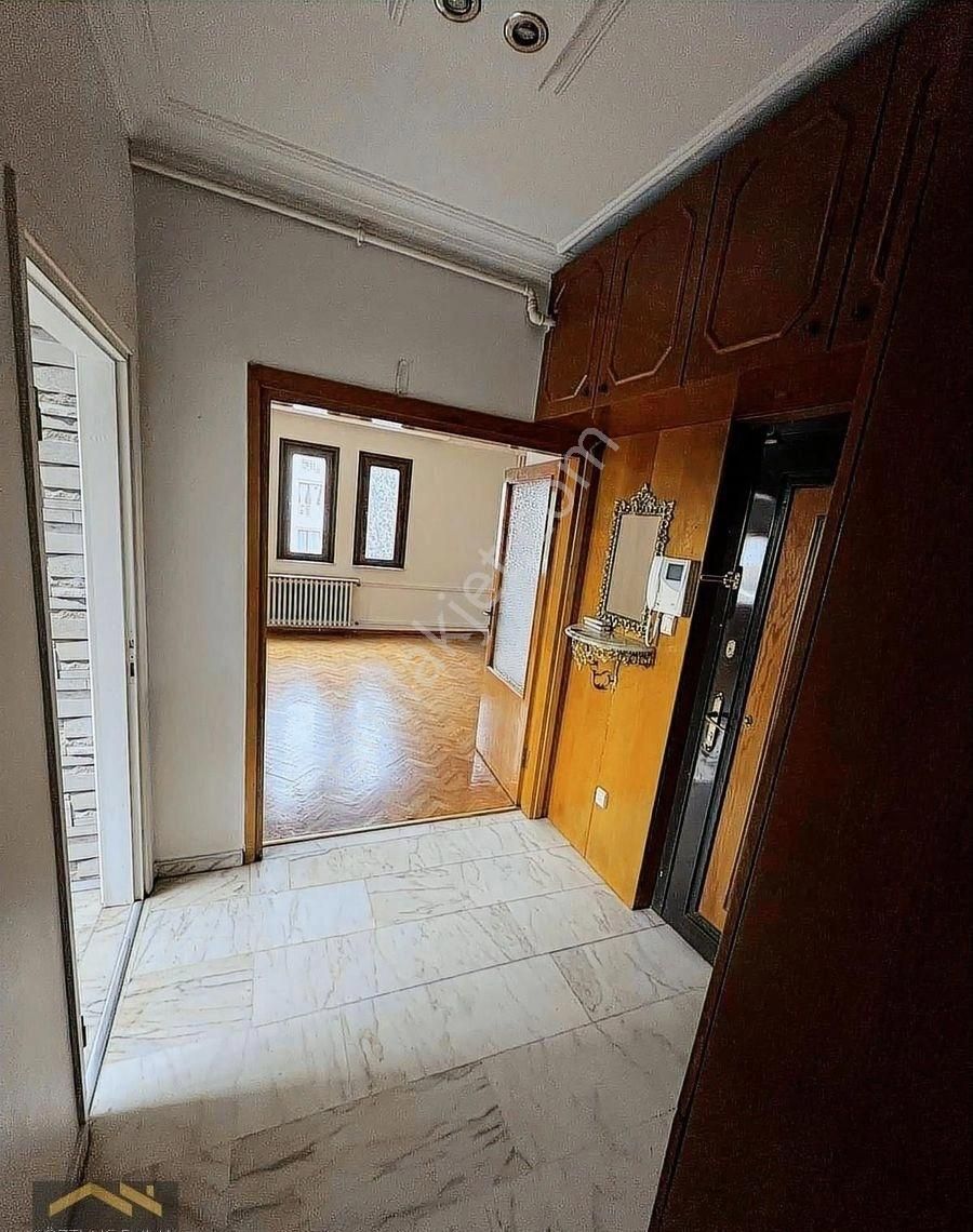 Bakırköy Kartaltepe Koşuyolu Cad.2.kat 3+1 Otoparklı Asansörlü - Görsel 17