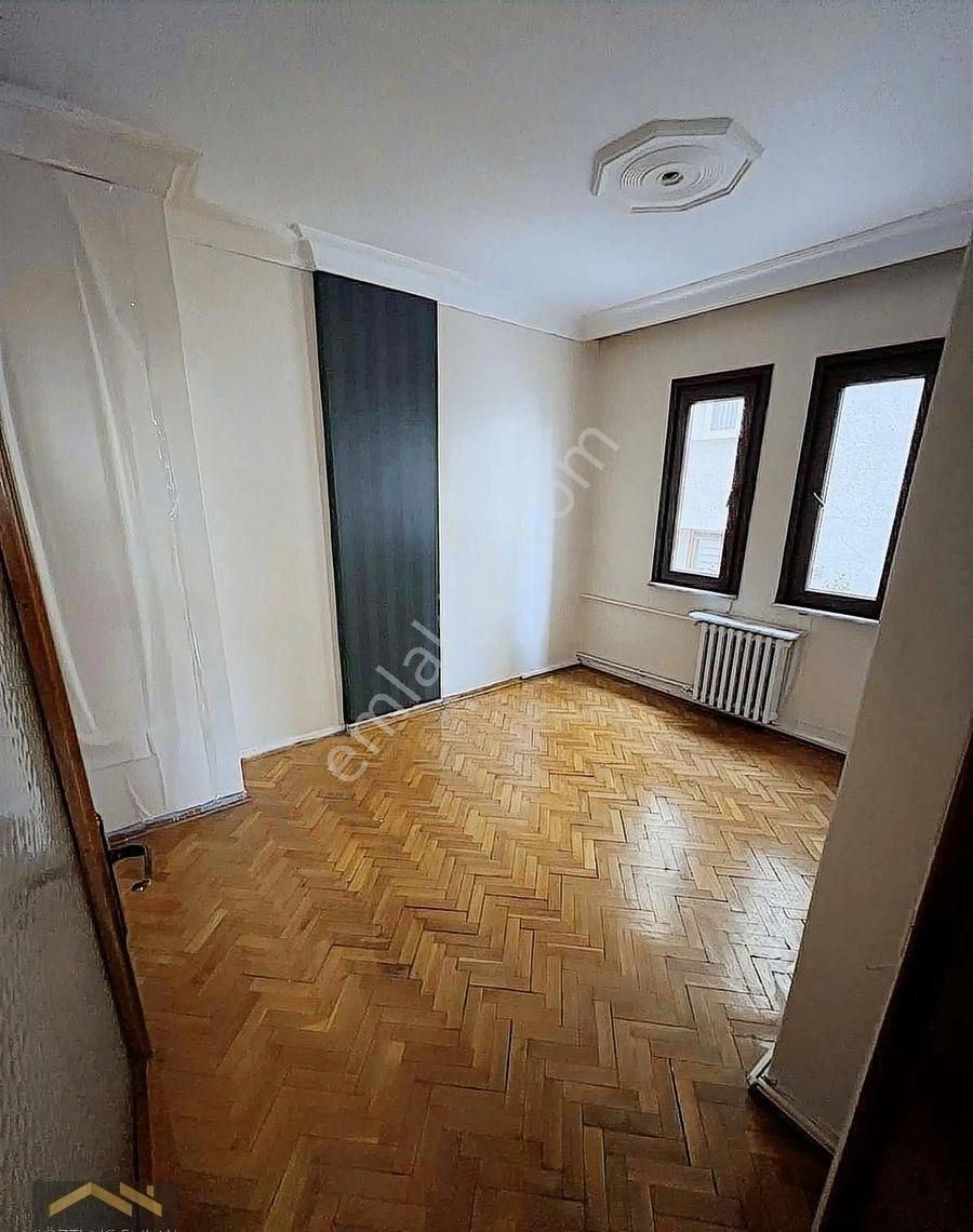 Bakırköy Kartaltepe Koşuyolu Cad.2.kat 3+1 Otoparklı Asansörlü - Görsel 4