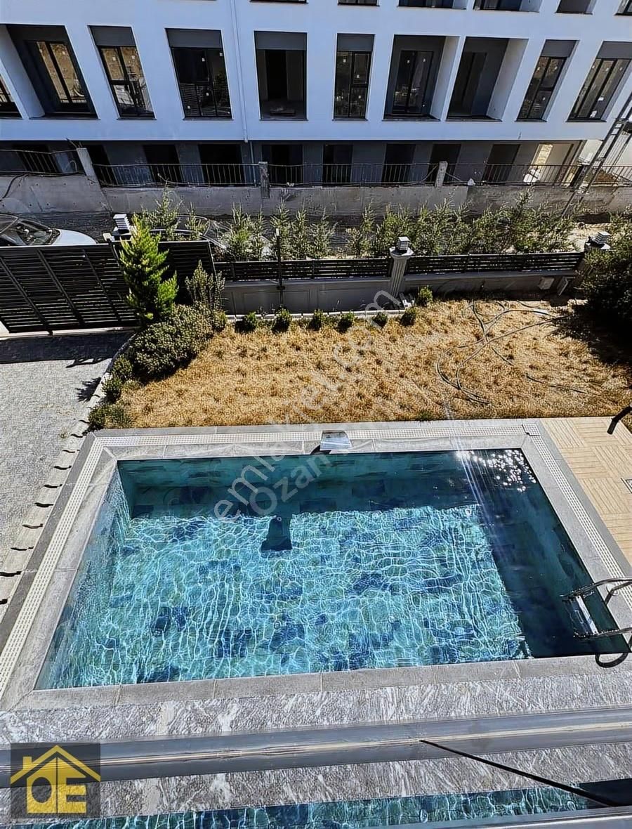 Ozan'dan Büyükçekmece Celaliyede Müstakil Havuzlu 7+1 Lüks Villa