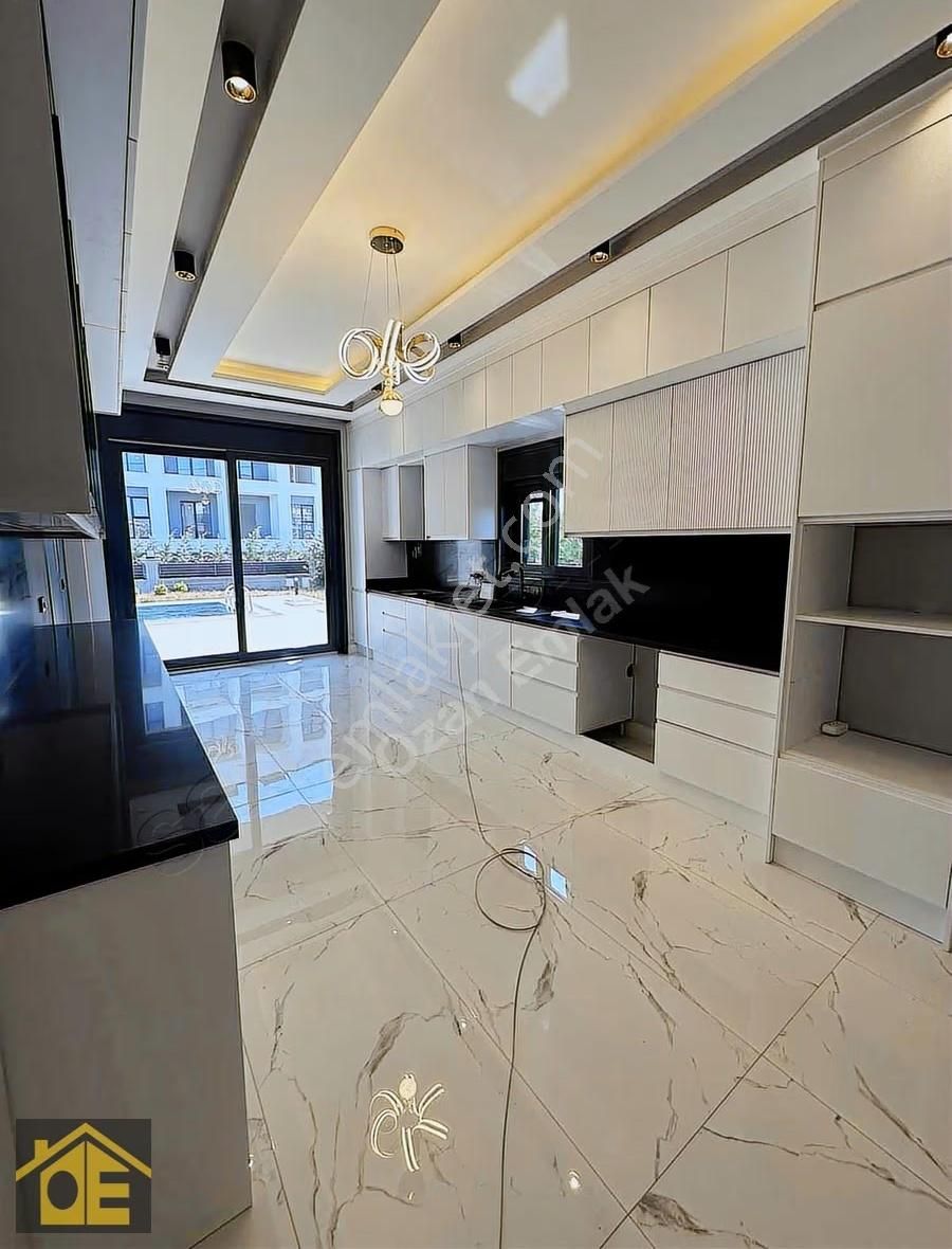 Ozan'dan Büyükçekmece Celaliyede Müstakil Havuzlu 7+1 Lüks Villa - Görsel 8