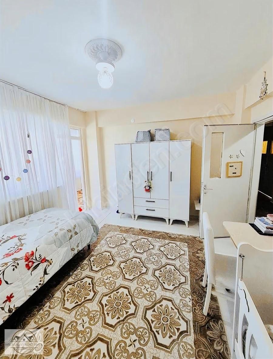 Hilal Gayrimenkul Den Gündoğdu Da 3+1 Geniş Anayol Yakını Katta - Görsel 22