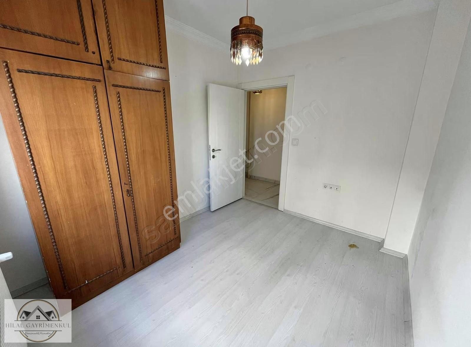 Hilal Gayrimenkul'den Halı Sahaya Cephe Geniş Ebevyn Banyo *3+1* - Görsel 3