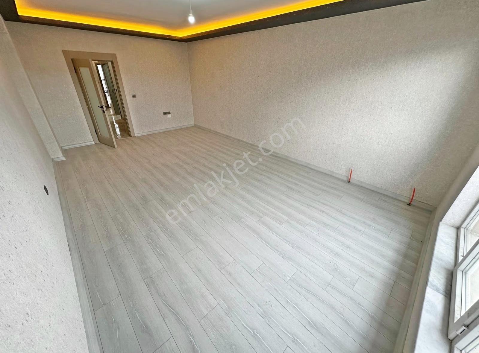 Keçiören'de 145m² Full Yapılı, Teras Balkonlu 3+1 Daire - Görsel 16