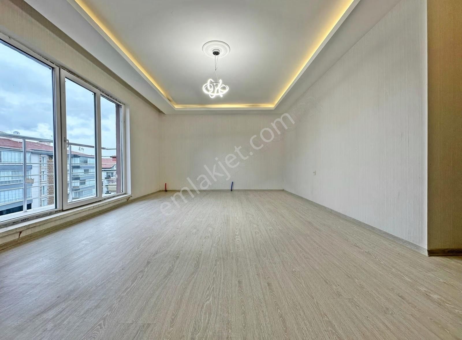 Keçiören'de Teras Balkonlu, Yapılı, Merkezi Konumda 3+1 Daire - Görsel 26