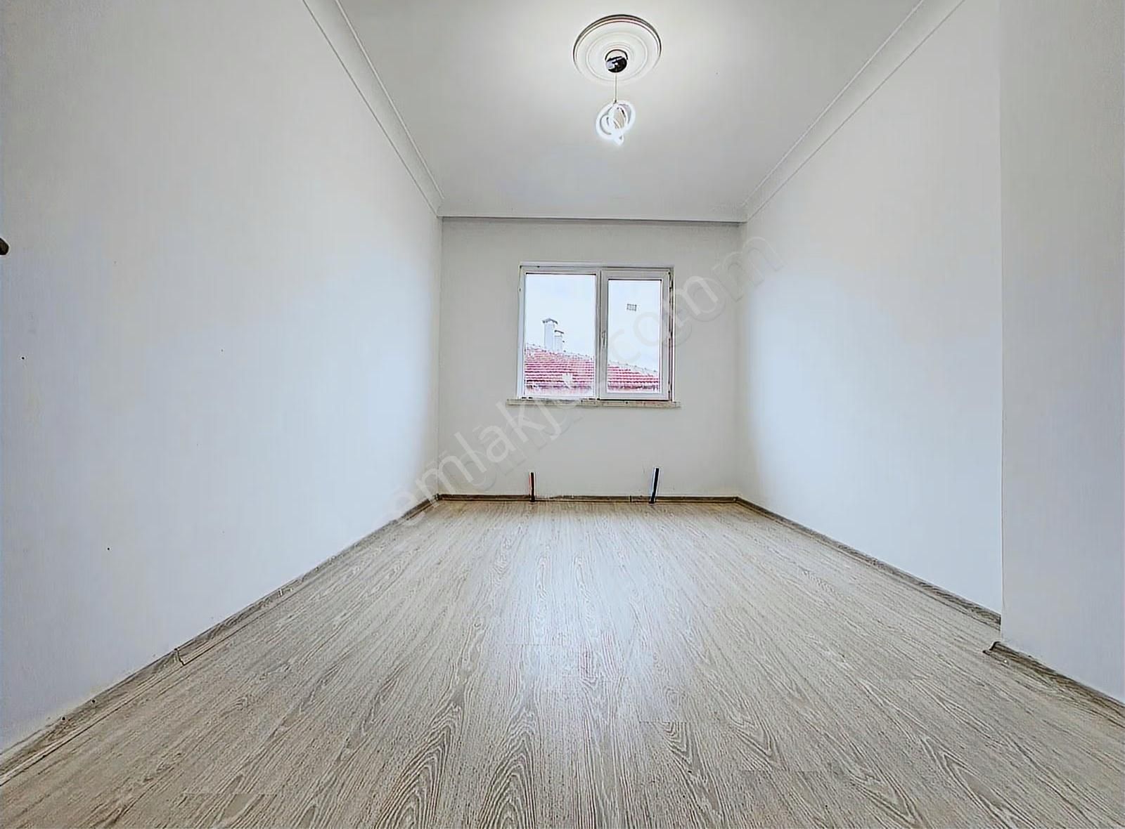 Keçiören'de Teras Balkonlu, Yapılı, Merkezi Konumda 3+1 Daire - Görsel 6