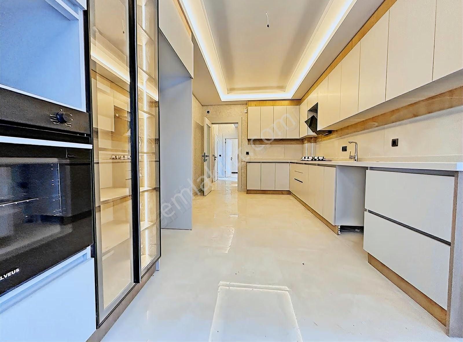 Keçiören'de Site İçinde, Full Yapılı, 145m² 3+1 Daire
