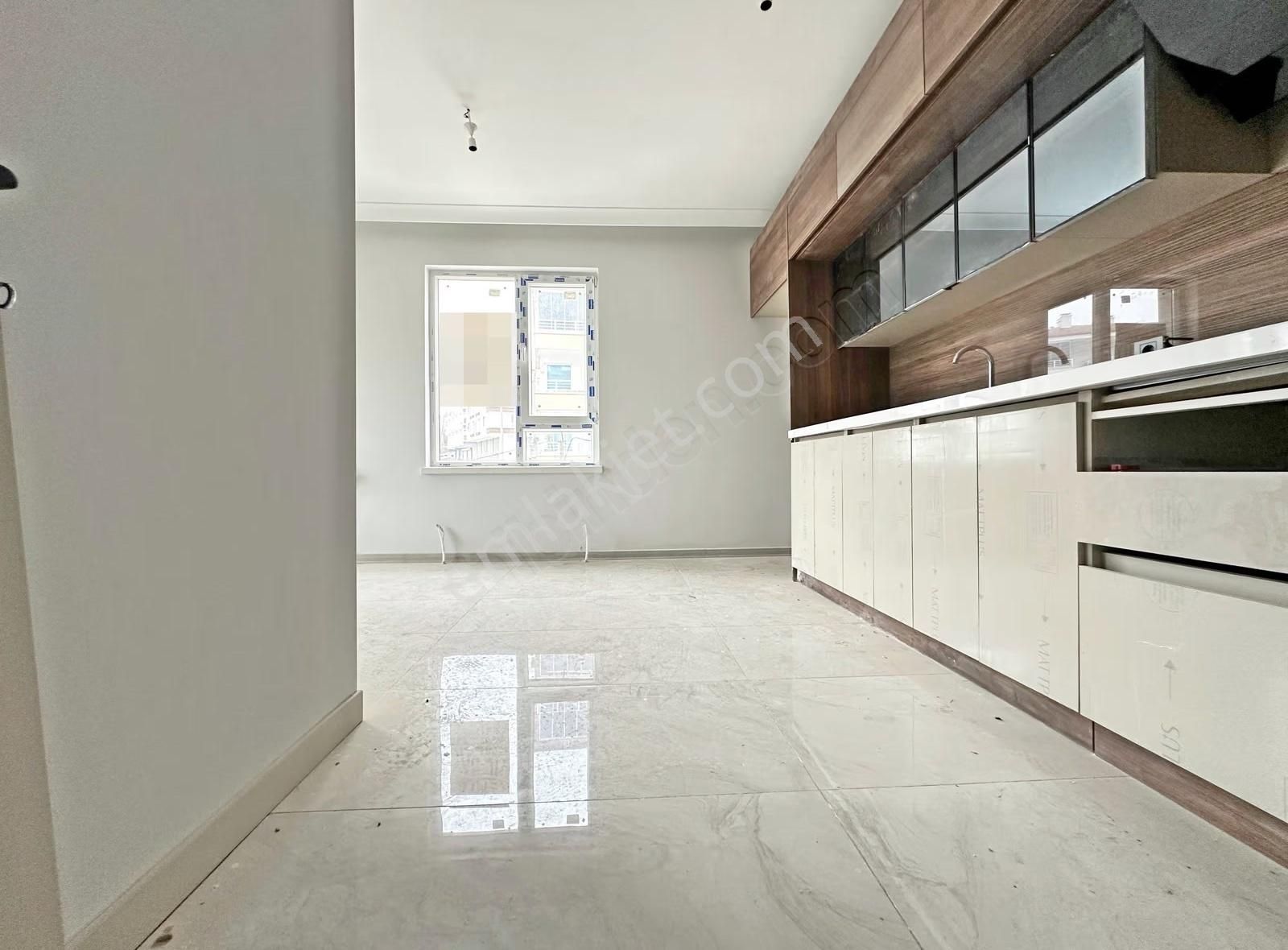 Keçiören'de Üniversite Yanı Satılık 4+1 Fırsat Dairesi - Görsel 3