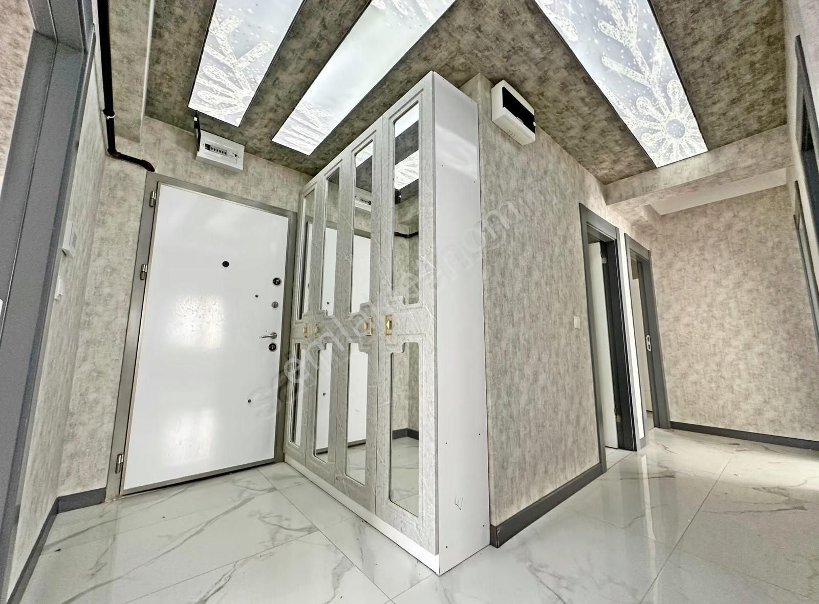 Keçiören'de 145m² 4+1, Çift Banyolu, Köşe Başında Satılık Daire - Görsel 3