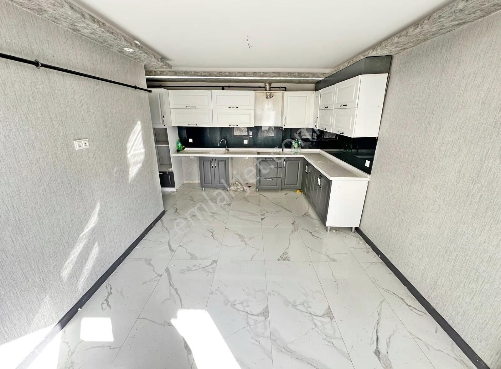 Keçiören'de 145m² 4+1, Çift Banyolu, Köşe Başında Satılık Daire